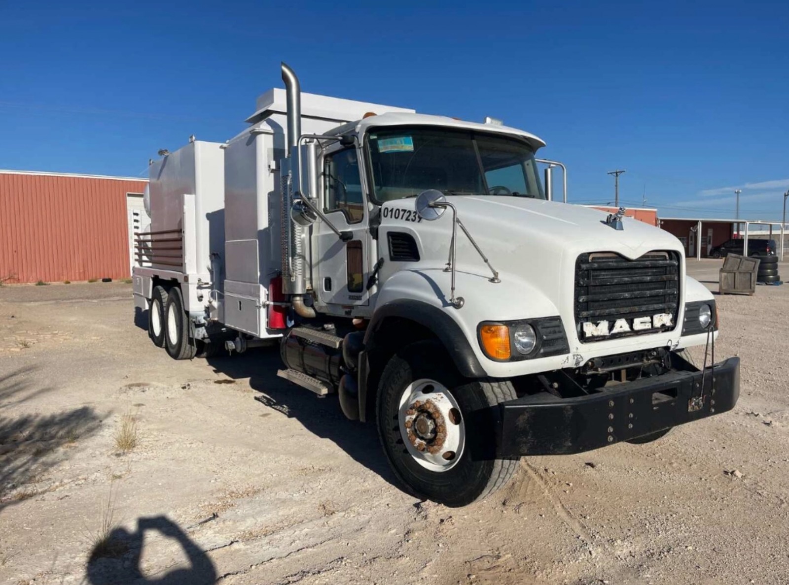 2003 MACK CVS713 HOT OILER TRUCK
