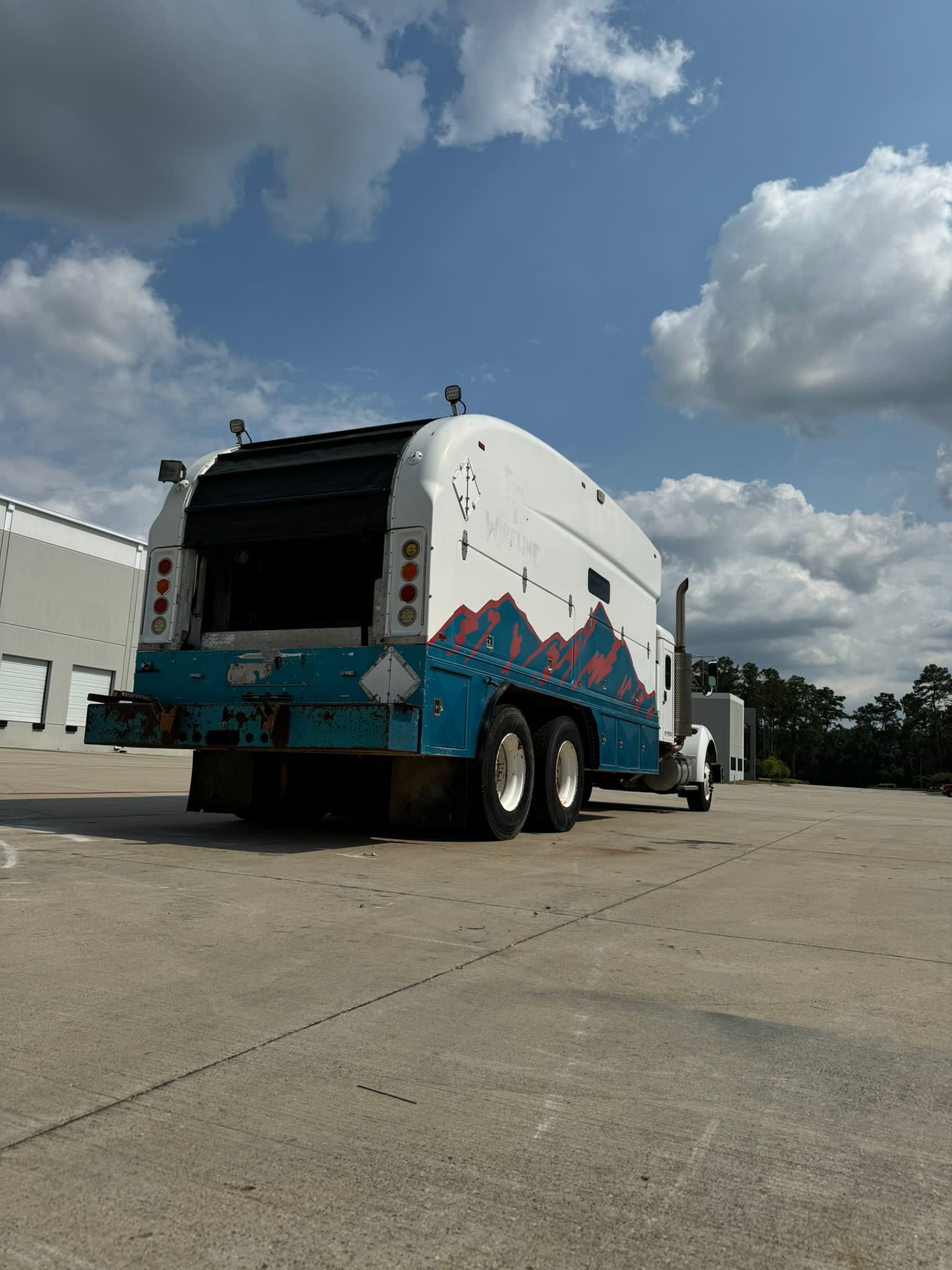 Cased Hole Logging Truck Kenworth T-300 / 2007 - 4