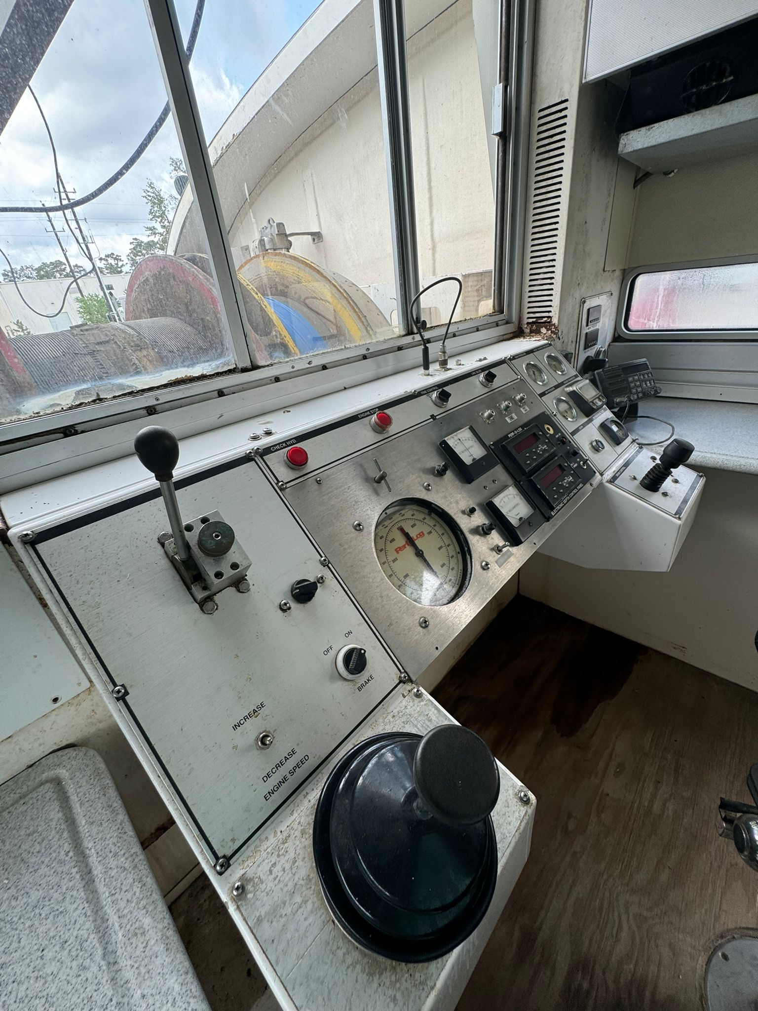 Cased Hole Logging Truck Kenworth T-300 / 2007 - 5